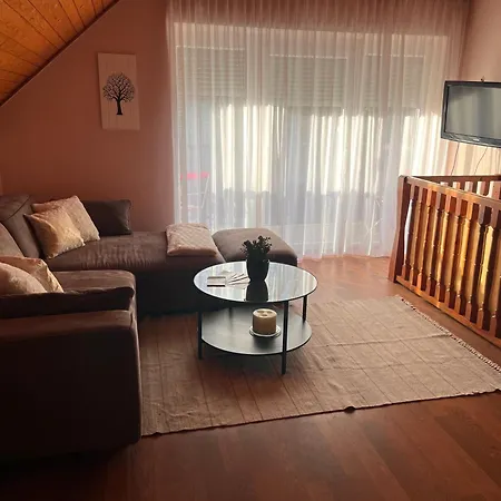 Apartment Hajni Apartman Vonyarcvashegy