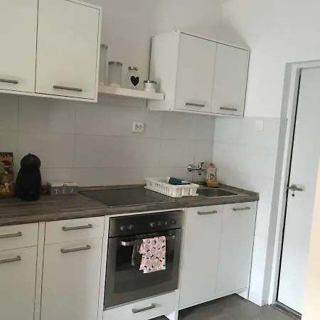 Hajni Apartman Apartment Vonyarcvashegy